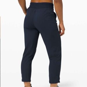 Lululemon Beyond the Studio Crop
True Navy (First Release) Size 0